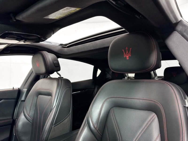 2023 Maserati Quattroporte Modena Q4