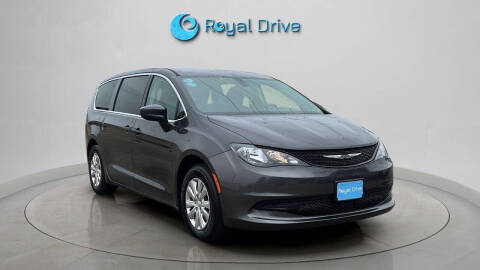 2021 Chrysler Voyager L
