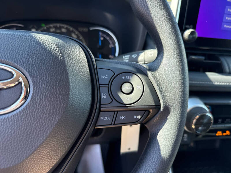 2025 Toyota RAV4 Hybrid LE