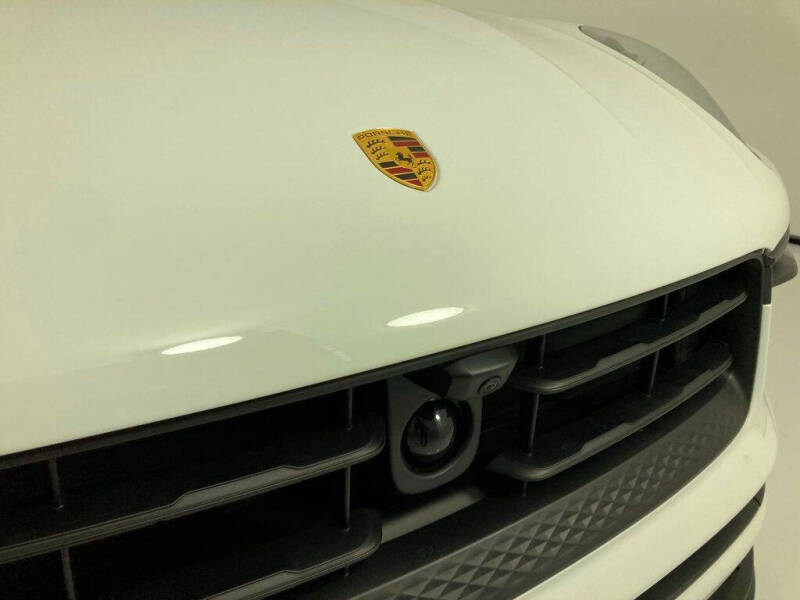 2022 Porsche Macan