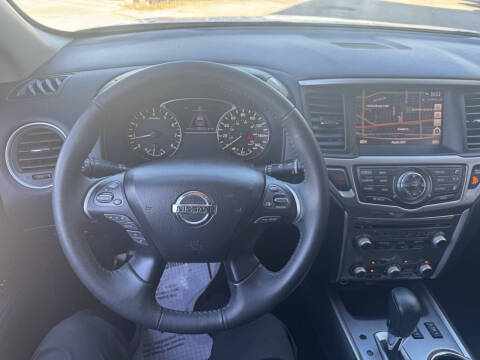 2018 Nissan Pathfinder SL