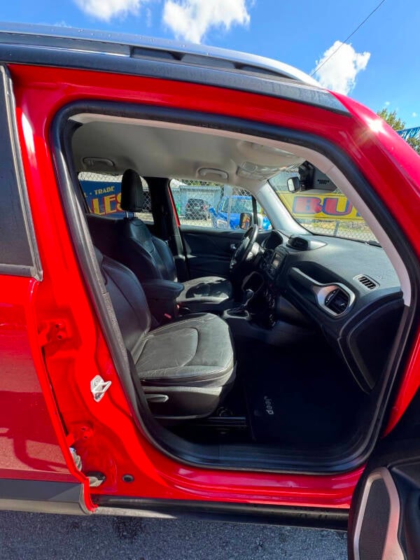 2015 Jeep Renegade null photo 10