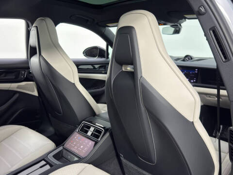 2024 Porsche Panamera 4