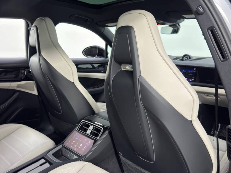 2024 Porsche Panamera 4