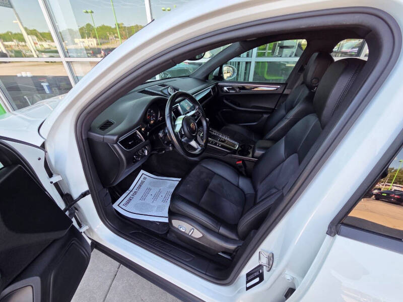 2017 Porsche Macan