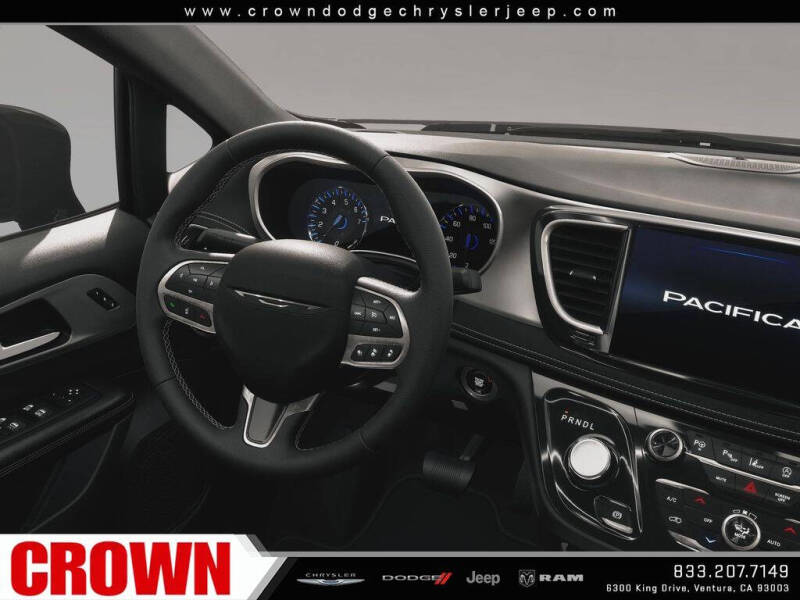 2027 Chrysler Pacifica Select