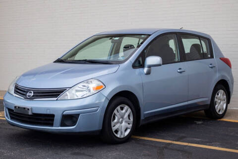 blue light nissan versa