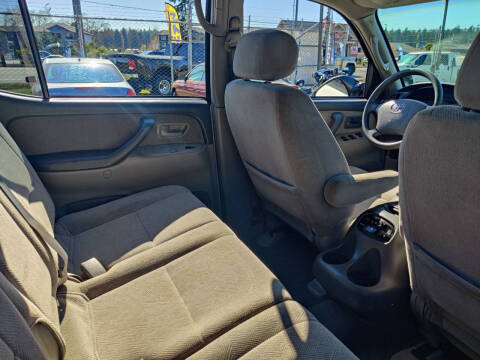 2004 Toyota Sequoia SR5