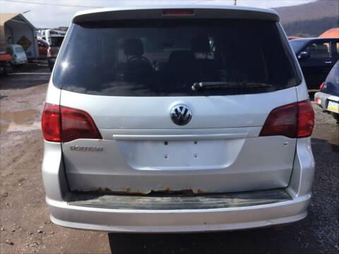 2010 Volkswagen Routan S