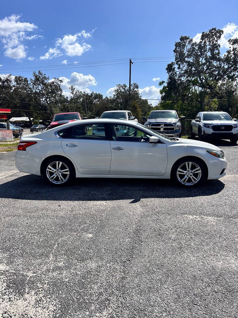 2017 Nissan Altima for sale at GRACELAND AUTO LLC in Thonotosassa, FL