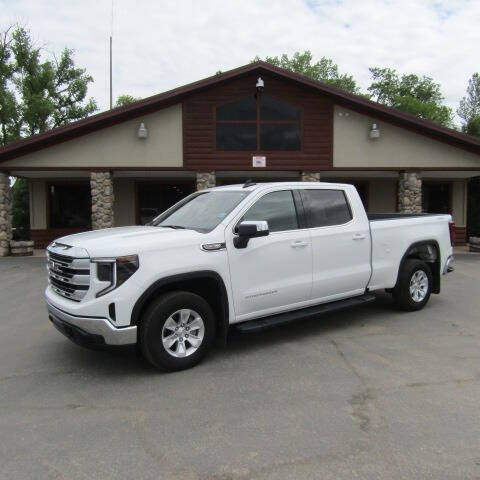Used 2024 GMC Sierra 1500 SLE with VIN 1GTUUBED3RZ296184 for sale in Sheridan, WY