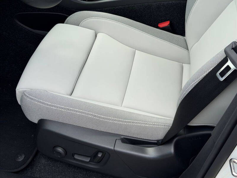 2026 Volvo EX40 Plus