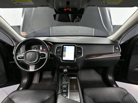 2019 Volvo XC90 T6 Momentum