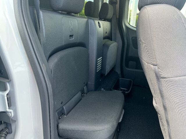 2023 Nissan Frontier 15