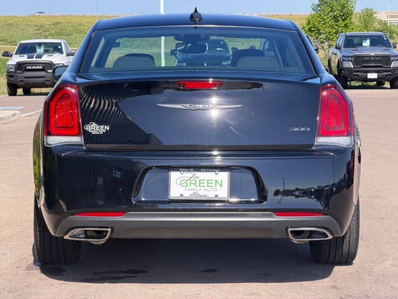 2023 Chrysler 300 Touring