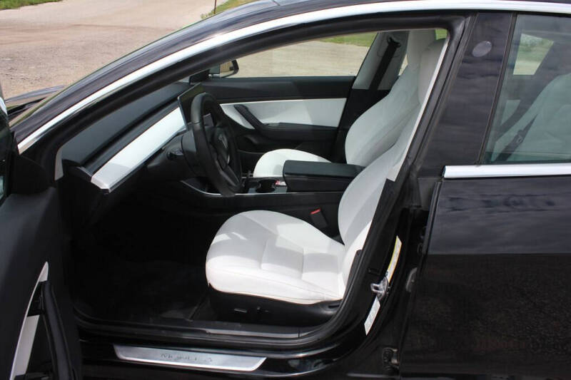 2019 Tesla Model 3 Standard Range Plus