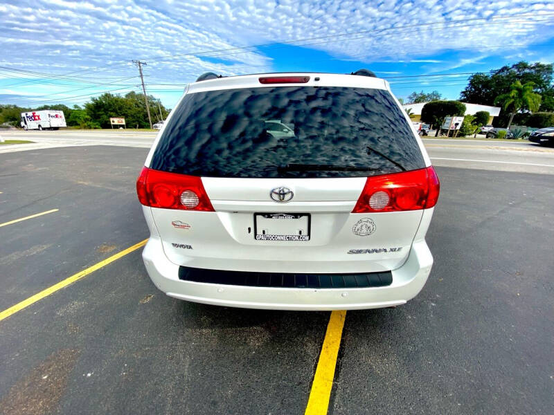 2010 Toyota Sienna XLE