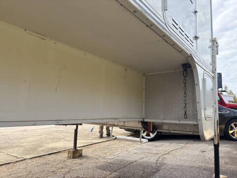 2004 Eagle Cap 950 Intermountain RV