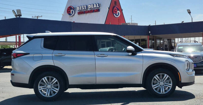 2024 Mitsubishi Outlander ES