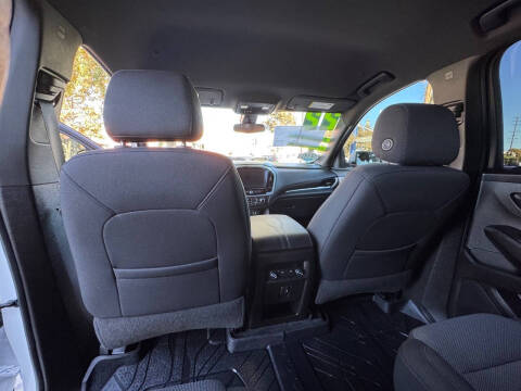 2022 Chevrolet Traverse LT Cloth