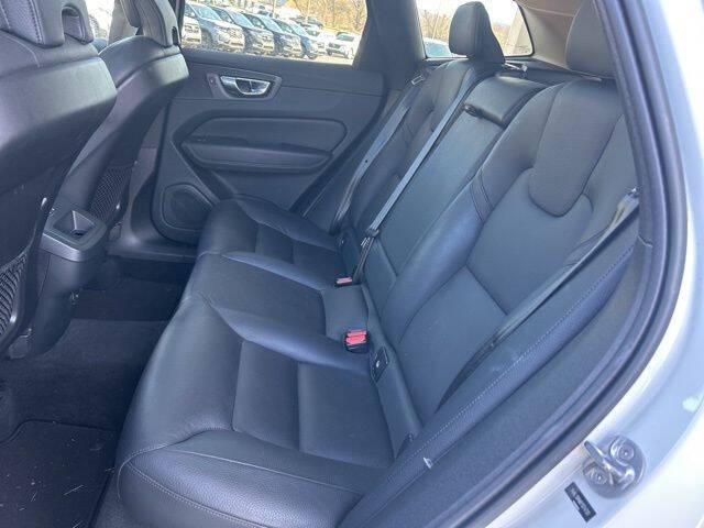 2023 Volvo XC60 B5 Plus Bright Theme