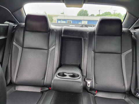2017 Dodge Challenger SXT Plus