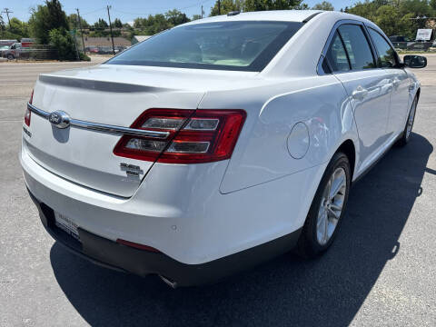 2017 Ford Taurus SEL