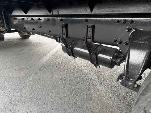 2023 Freightliner M2 106