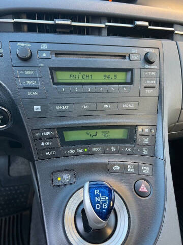 2010 Toyota Prius III