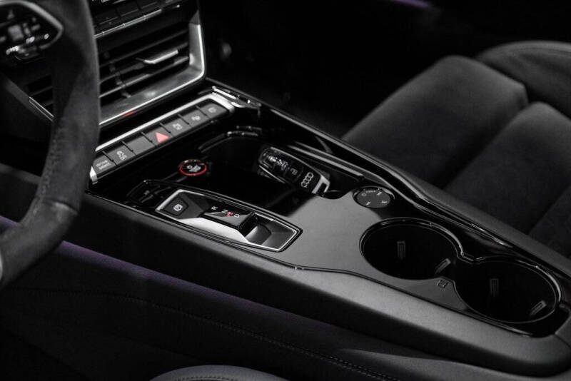 2024 Audi e-tron GT quattro Prestige