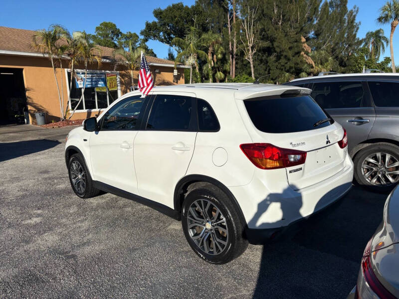 2016 Mitsubishi Outlander Sport ES photo 5