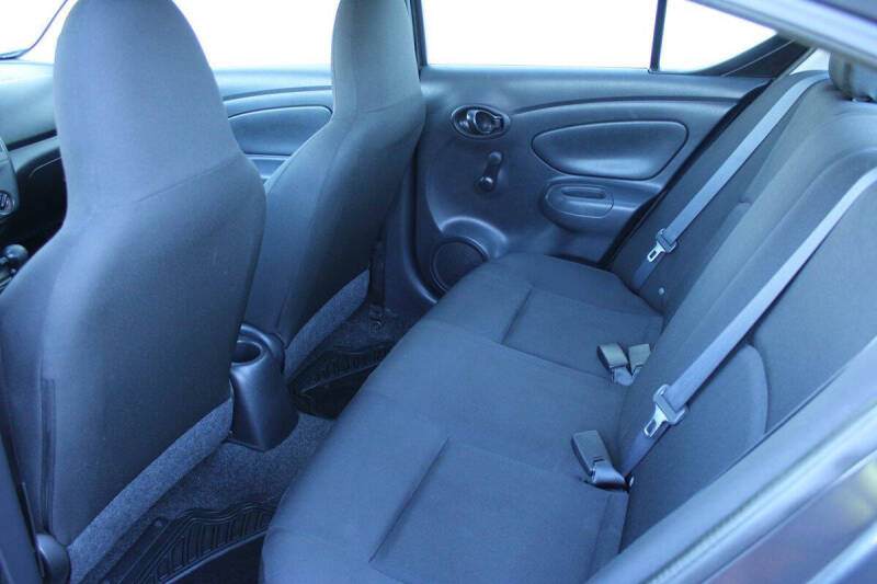 2015 Nissan Versa 1.6 S Plus