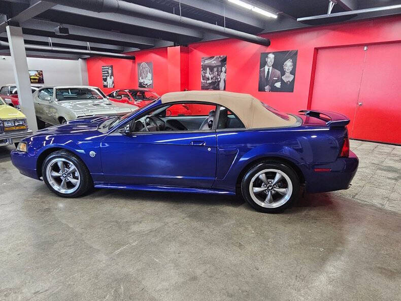 2004 Ford Mustang GT Deluxe