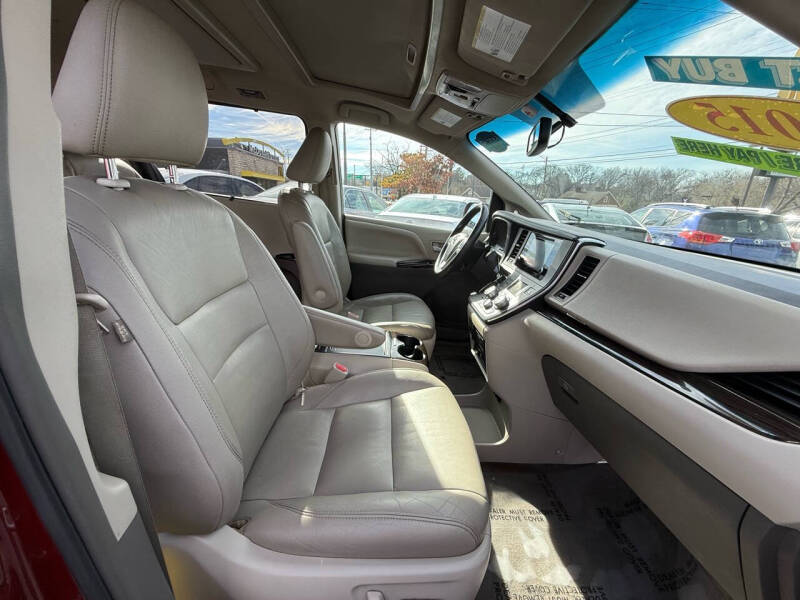 2015 Toyota Sienna XLE Premium 8-Passenger