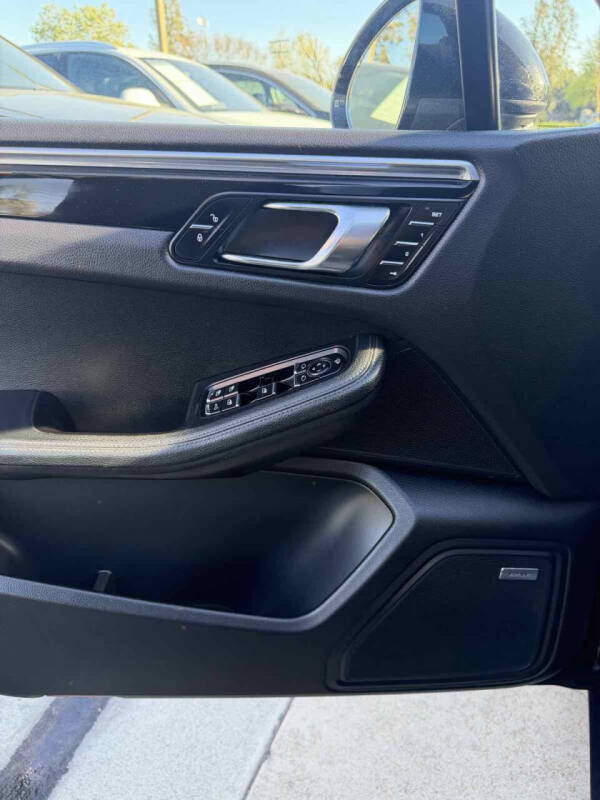 2016 Porsche Macan S