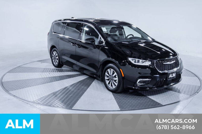 2024 Chrysler Pacifica Plug-In Hybrid Select