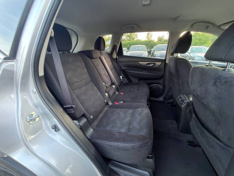 2016 Nissan Rogue SV