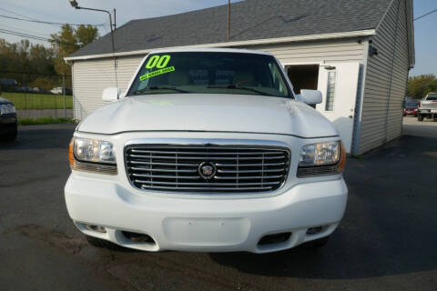 2000 Cadillac Escalade for sale at SCHERERVILLE AUTO SALES in Schererville IN