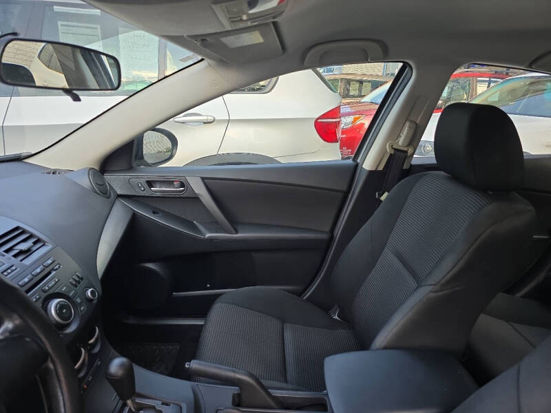 2013 Mazda MAZDA3 i SV