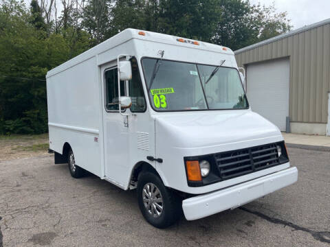 2003 Workhorse P42 for sale at Auto Towne in Abington MA