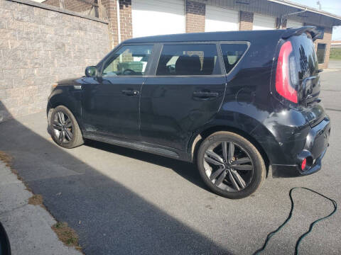 2016 Kia Soul +