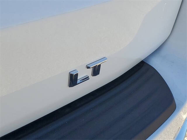 2025 Chevrolet Suburban LT