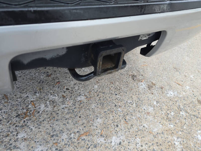 2011 Nissan Pathfinder LE