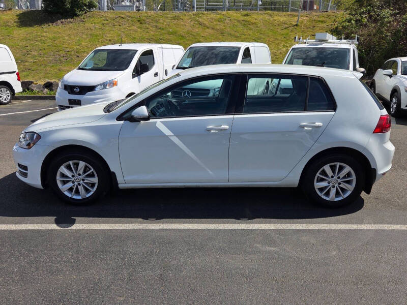 2017 Volkswagen Golf TSI S