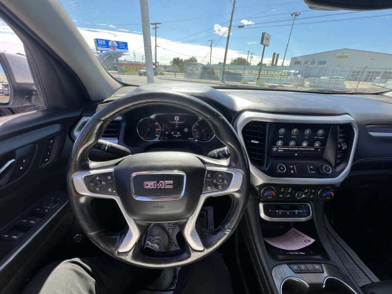 2021 GMC Acadia SLT
