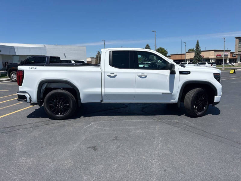 2025 GMC Sierra 1500 Elevation Standard