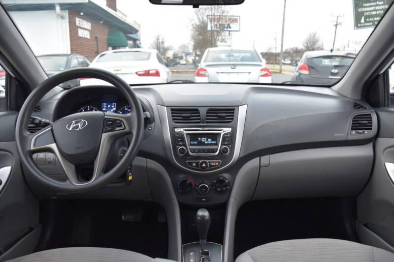 2017 Hyundai Accent SE