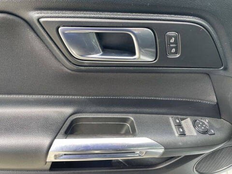 2022 Ford Mustang EcoBoost