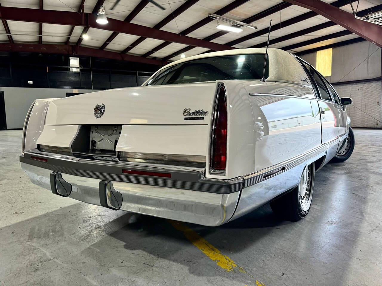 1994 Cadillac Fleetwood for sale at Carnival Car Company in Victoria, TX