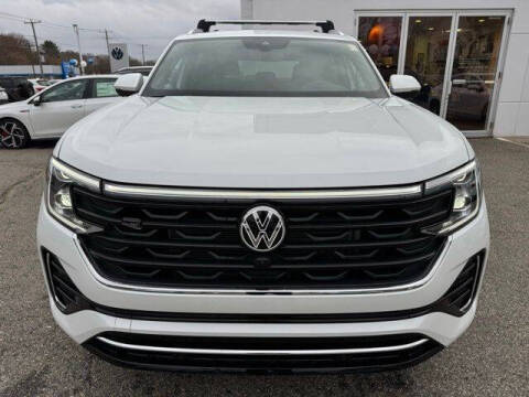 2026 Volkswagen Atlas Cross Sport SEL Premium R-Line 4Motion
